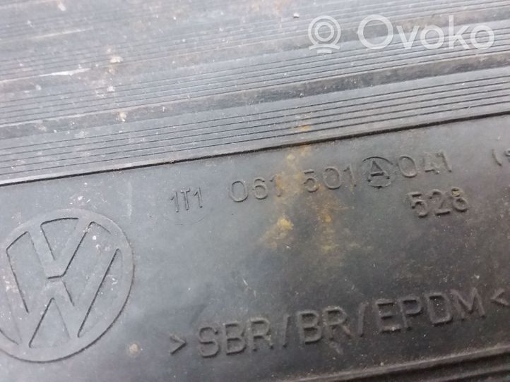 Volkswagen Touran I Front floor mat 1T1061501A