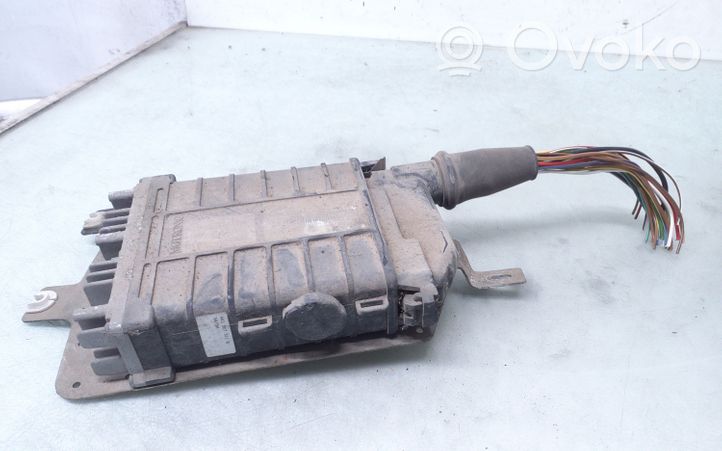 Volkswagen PASSAT B3 Engine control unit/module 0261200261