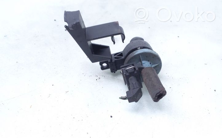 Volkswagen Polo III 6N 6N2 6NF Vacuum valve 535133459