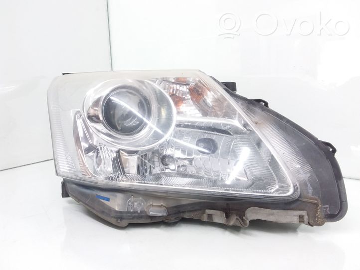 Toyota Avensis T270 Lampa przednia 8112605310