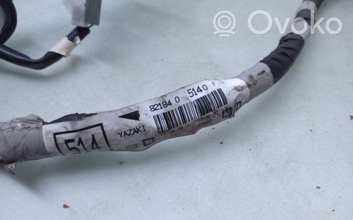 Toyota Avensis T270 Arnés de cableado de la puerta trasera/maletero 8218405140F