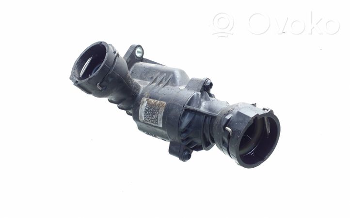 Audi A4 S4 B9 Termostat / Obudowa termostatu 04L121111H