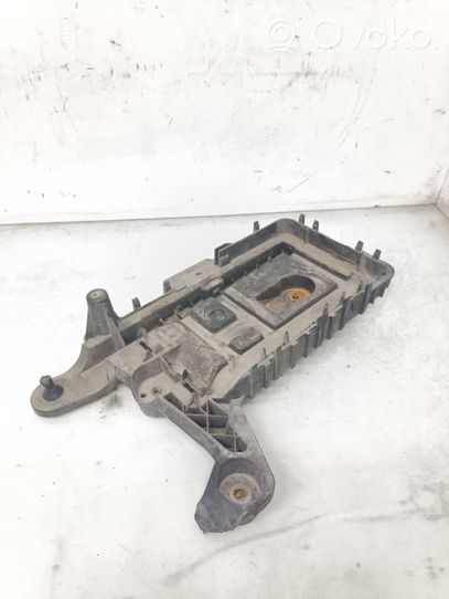 Volkswagen Tiguan Battery tray 1K0915333H