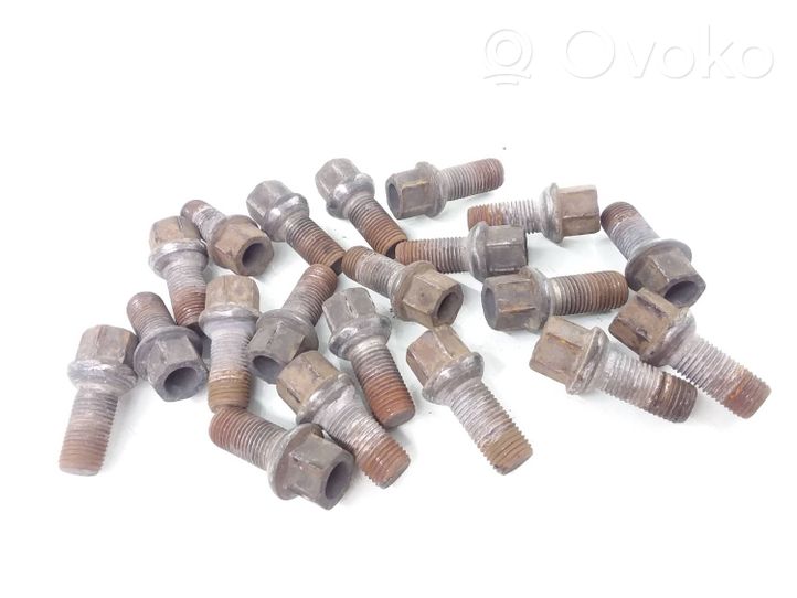 Volkswagen Golf VI Nuts/bolts 