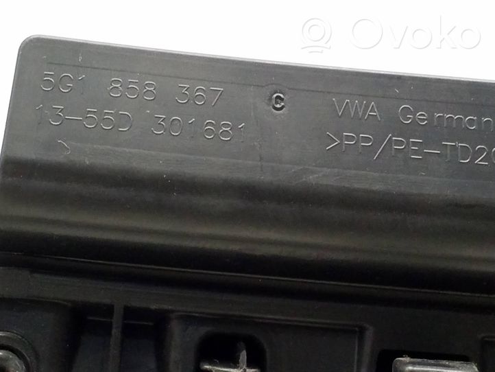 Volkswagen Golf VII Revestimiento de los botones de la parte inferior del panel 5G1858365C