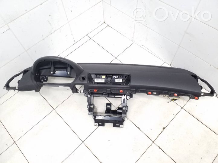 BMW 1 E81 E87 Tableau de bord 7053177