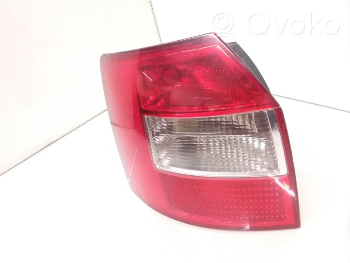 Audi A4 S4 B6 8E 8H Feux arrière / postérieurs 8E9945095A