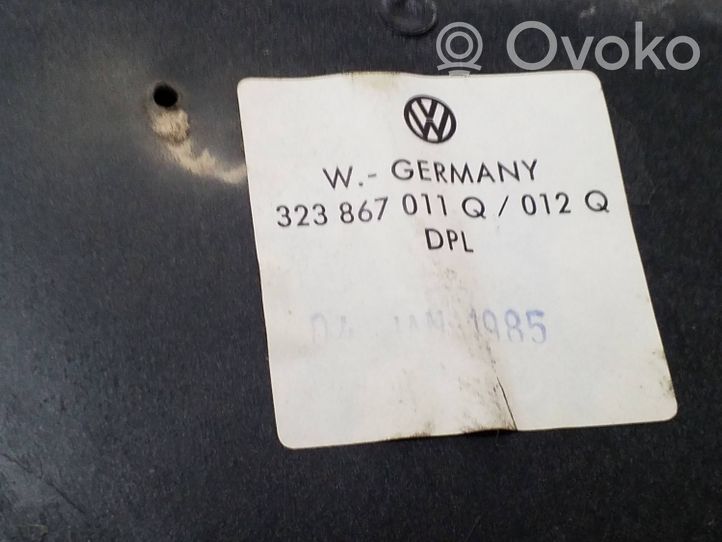 Volkswagen PASSAT B2 Обшивка передней двери 323867011q