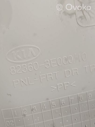 KIA Sorento Revestimiento de puerta delantera 823603E000