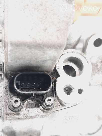 Land Rover Defender Ilmastointilaitteen kompressorin pumppu (A/C) N8E219D662AB