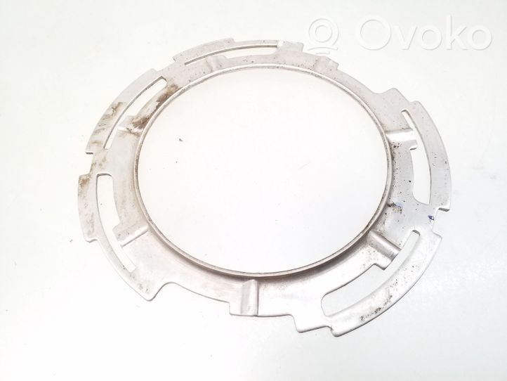 Land Rover Defender Bague de verrouillage pour réservoir de carburant 