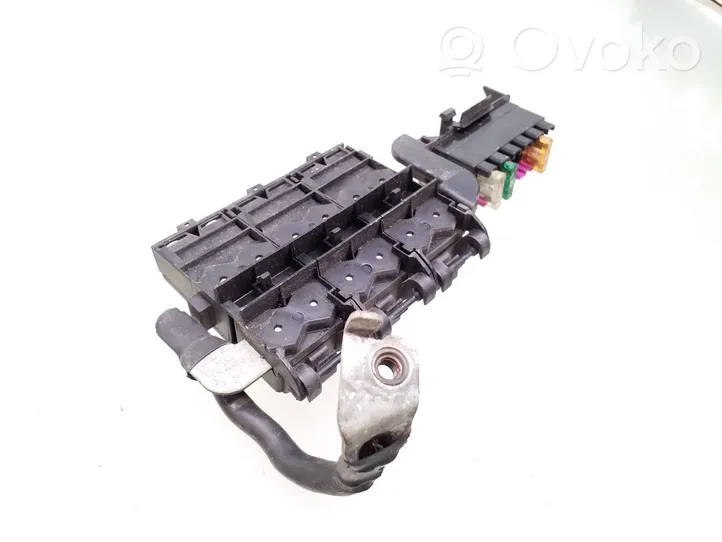 Volkswagen Polo IV 9N3 Module de fusibles 5Z0937548C