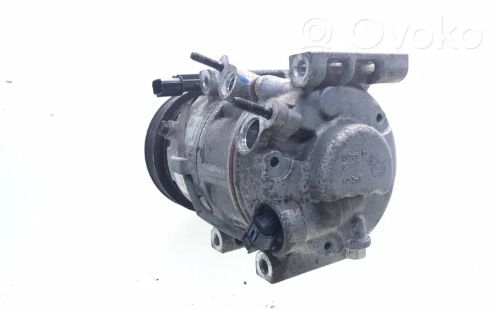 Hyundai Tucson TL Ilmastointilaitteen kompressorin pumppu (A/C) 97701D7600