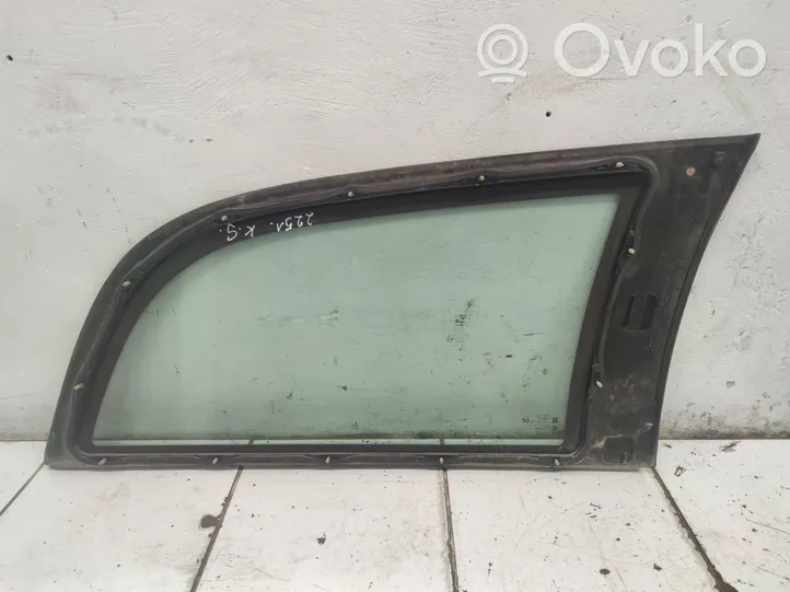 Opel Omega B2 Finestrino/vetro retro AS2