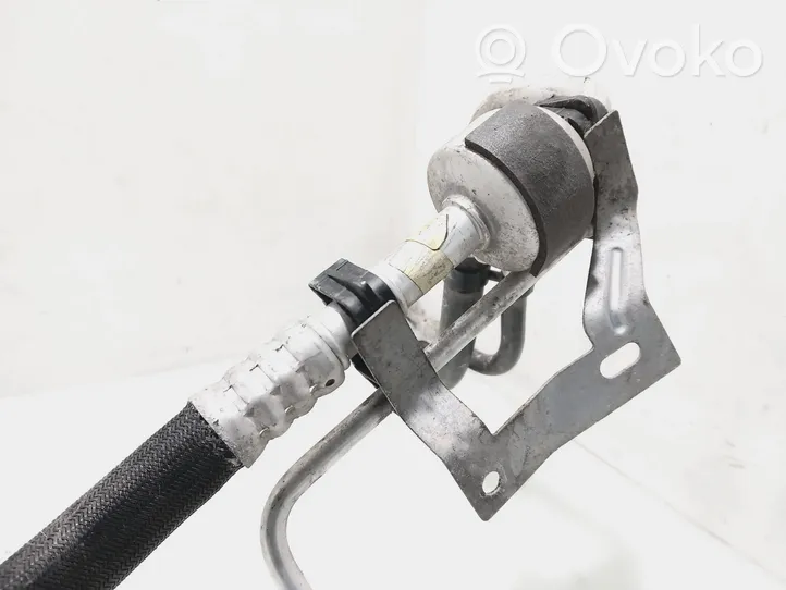 Opel Zafira B Air conditioning (A/C) pipe/hose 13251733