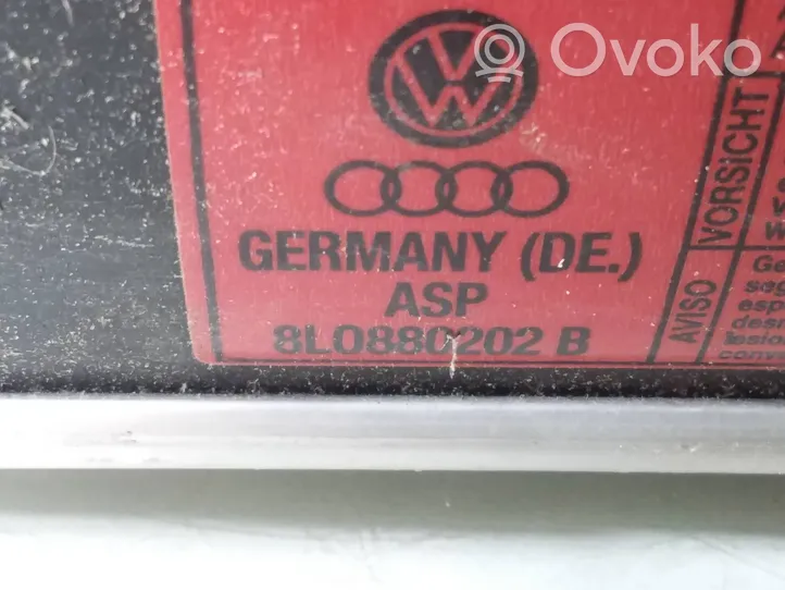 Audi A3 S3 8L Keleivio oro pagalvė 8L0880202B