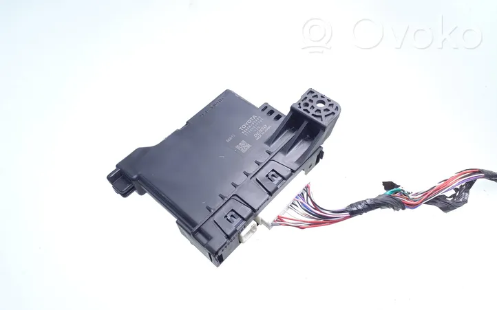 Toyota RAV 4 (XA40) Module unité de contrôle d'antenne 8865042760