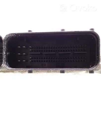 KIA Carens II Sterownik / Moduł ECU 0281013072