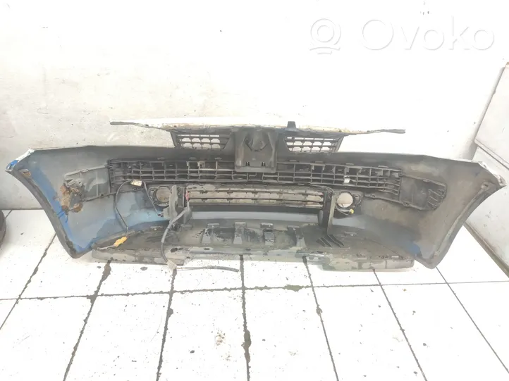 Renault Megane II Zderzak przedni 8200073455