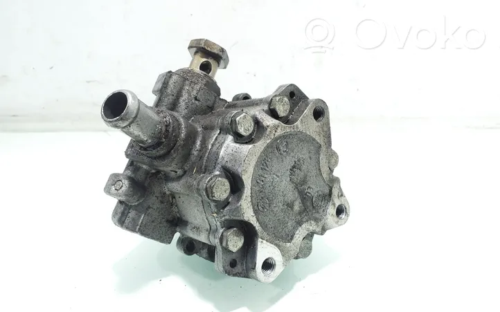 Audi A4 S4 B6 8E 8H Ohjaustehostimen pumppu 8E0145155N