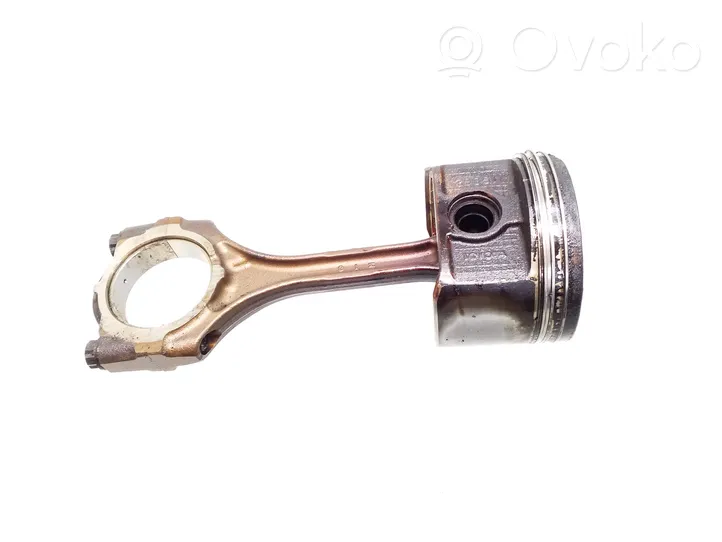 Toyota Avensis T250 Piston avec bielle 28051