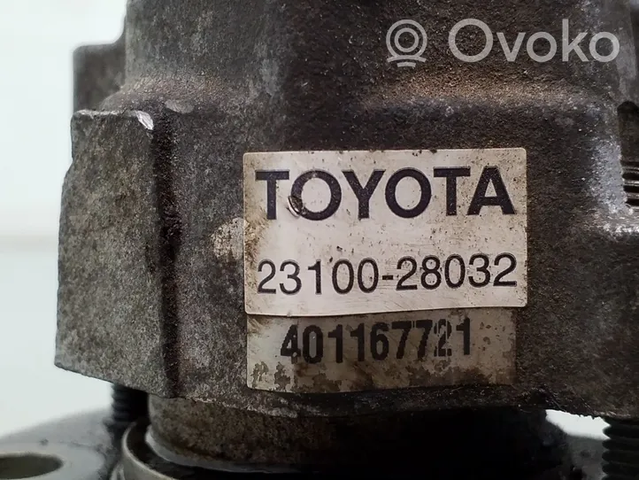 Toyota Avensis T250 Топливный насос 2310028032