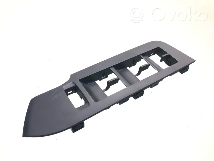 Chevrolet Captiva Front door window switch trim 201003481