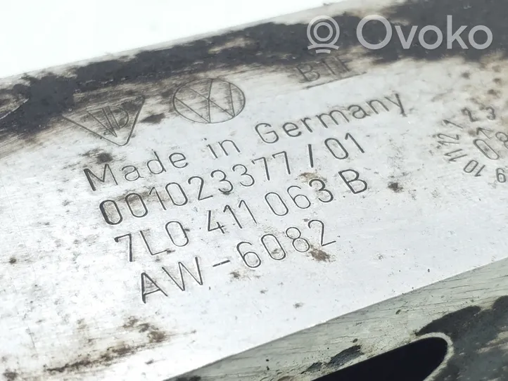 Volkswagen Touareg I Mocowanie stabilizatora osi przedniej 7L0411063B