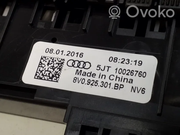 Audi A3 S3 8V Przycisk świateł awaryjnych 8V0925301BP