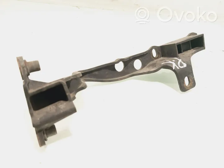 Volkswagen Touareg I Headlight/headlamp mounting bracket 7L0805733