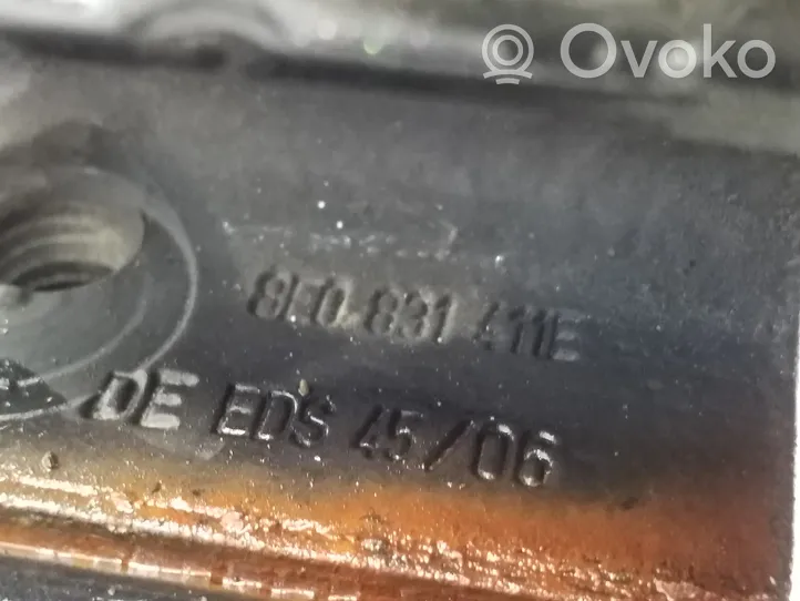 Audi A4 S4 B7 8E 8H Charnière inférieure de porte avant 8E0831411E