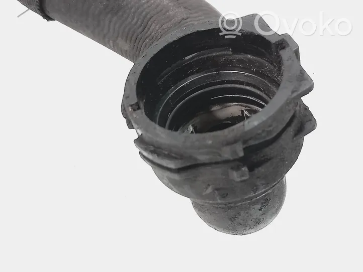 Volkswagen PASSAT B7 Engine coolant pipe/hose 