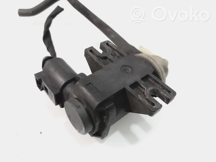 Volkswagen PASSAT B7 Turboahtimen magneettiventtiili 1K0906627B