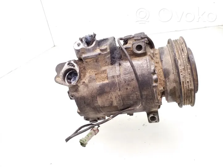 Volkswagen PASSAT B5 Ilmastointilaitteen kompressorin pumppu (A/C) 8D0260808