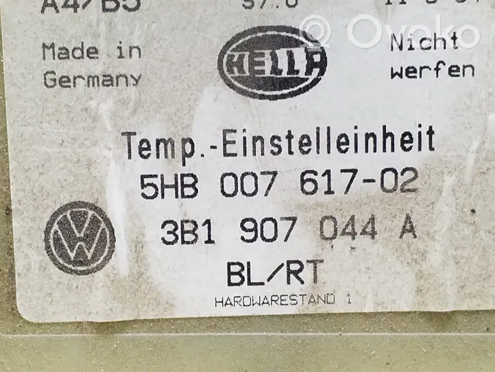 Volkswagen PASSAT B5 Oro kondicionieriaus/ klimato/ pečiuko valdymo blokas (salone) 3B1907044A