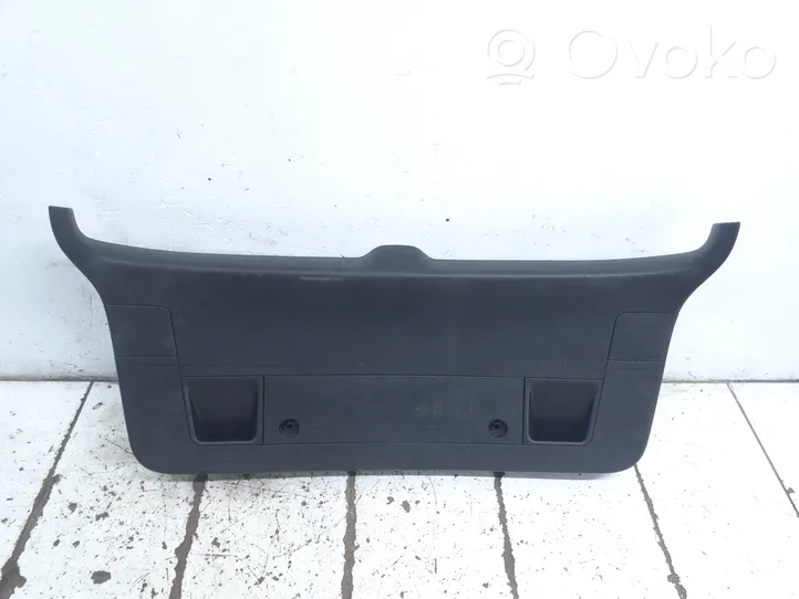 Volkswagen PASSAT B6 Rivestimento portellone posteriore/bagagliaio 3C9867605D