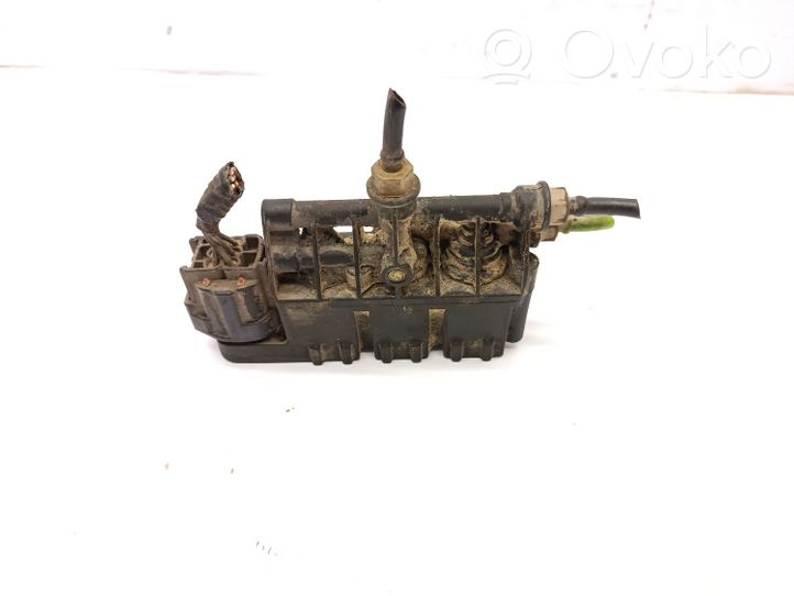 Land Rover Discovery 3 - LR3 Blocco valvola della sospensione pneumatica RVH000055