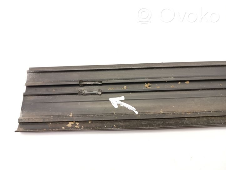 BMW 3 E30 Rivestimento anteriore minigonna laterale 