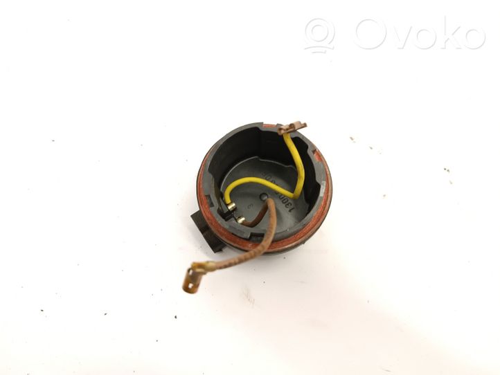 BMW 3 E30 Osłona żarówki lampy przedniej 1300508058