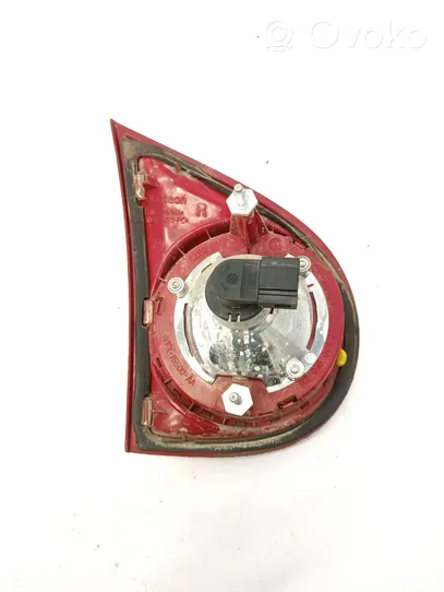 Volkswagen Golf V Lampy tylnej klapy bagażnika 1K6945094J