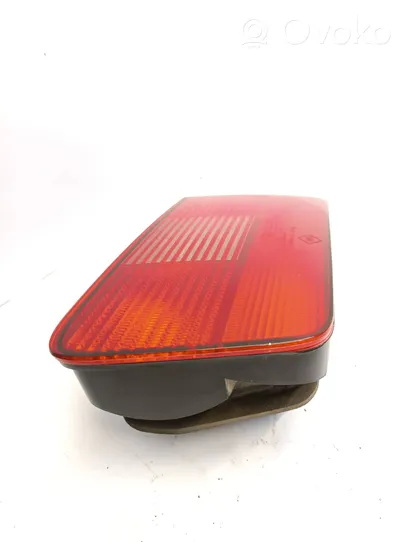 BMW 5 E39 Lampy tylnej klapy bagażnika 8361673