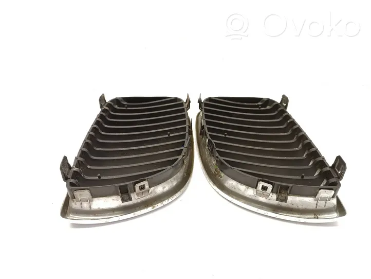 BMW 1 E81 E87 Grille de calandre avant 511370771309