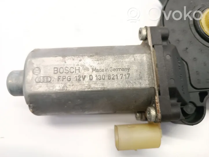 BMW 3 E46 Moteur de lève-vitre de porte avant 0130821717