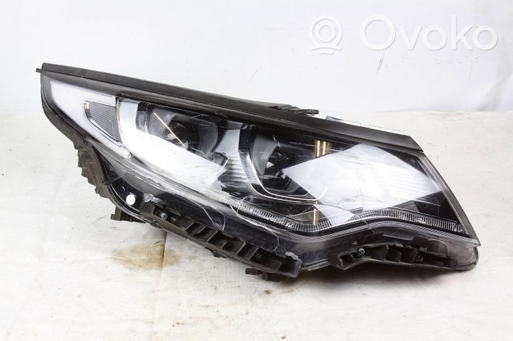 KIA Optima Lampa przednia 92102D4300