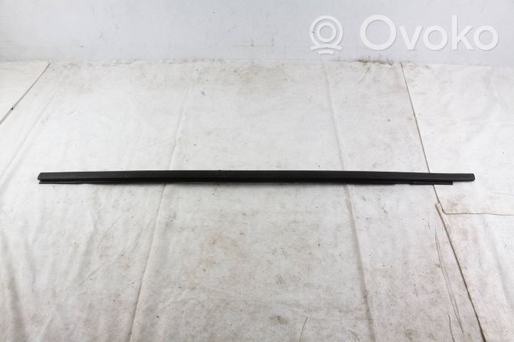 Opel Grandland X Rubber seal front door window/glass 9814857680