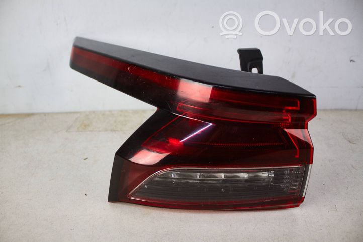 Nissan Qashqai J12 Lampa tylna 220-8D03F