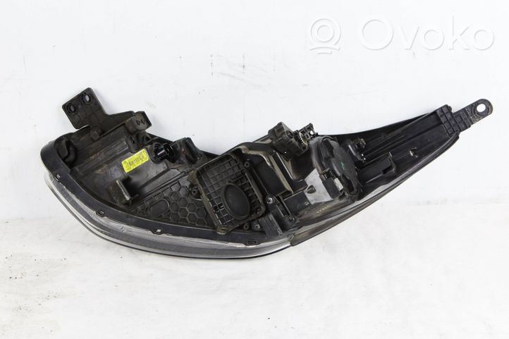 KIA Sportage Lampa przednia 92102F1010