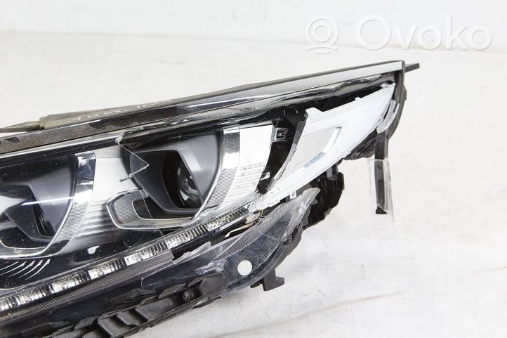 KIA Optima Lampa przednia 92101D4300