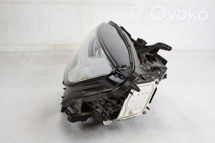 Volvo S60 Lampa przednia 32228809