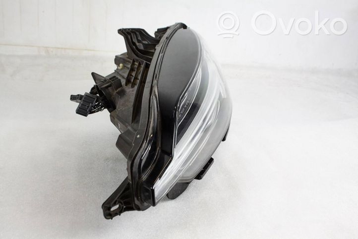 Volvo S60 Lampa przednia 32228809